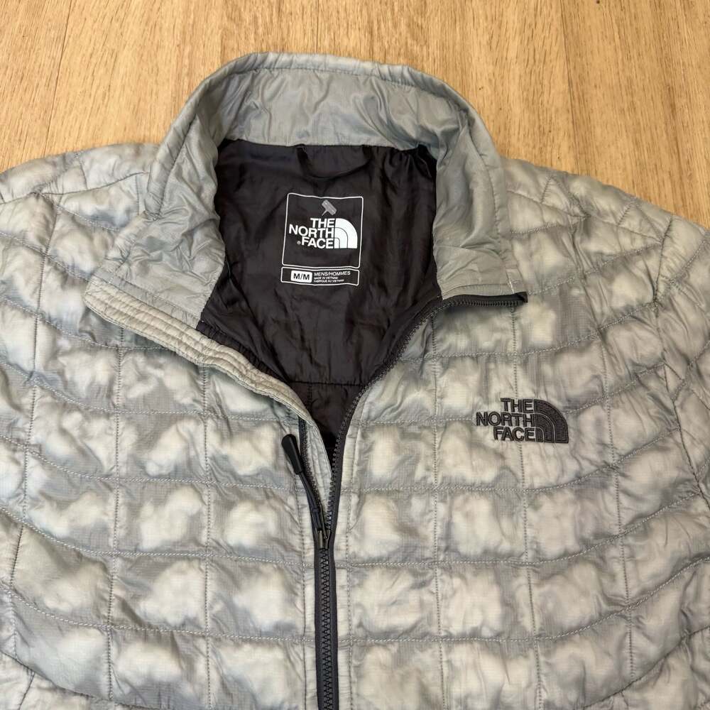 Size M -The North Face Thermoball Gray Puffer - Picture 3 of 7